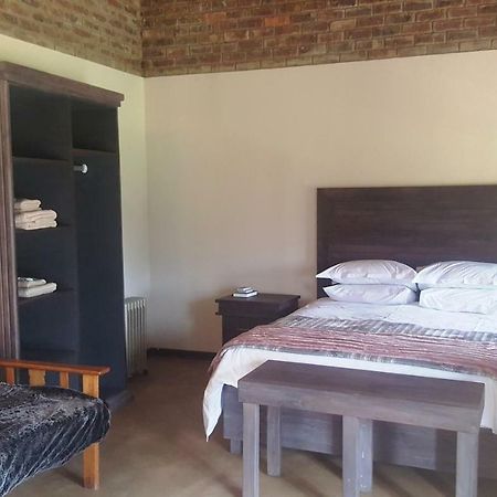 African Flair Country Lodge Piet Retief Exteriör bild