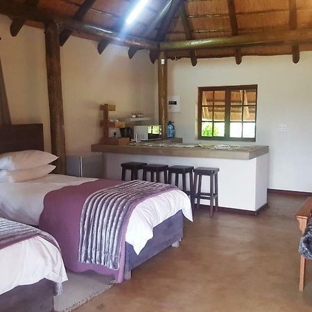 African Flair Country Lodge Piet Retief Exteriör bild