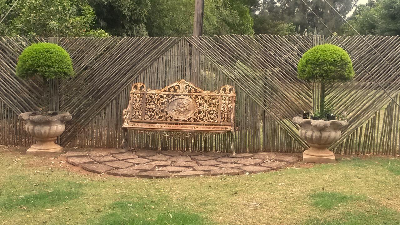 African Flair Country Lodge Piet Retief Exteriör bild